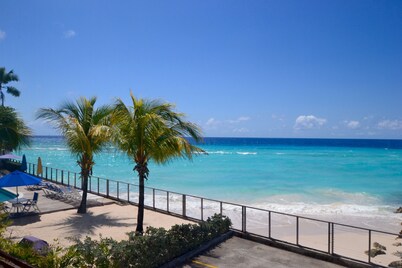  Sunset Beach - Ocean front with stunning sea views, WI-FI, AC.