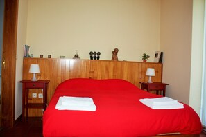 5 soverom, strykejern/-brett, internettilgang og sengetøy