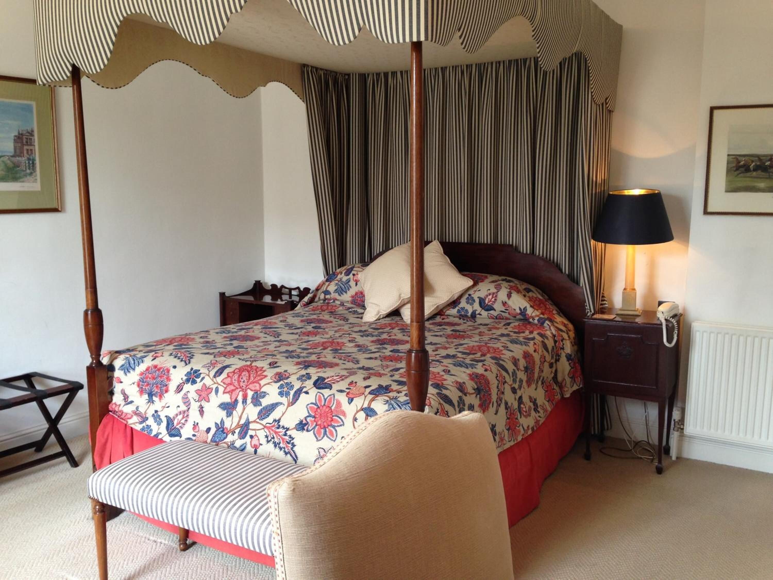 individually decorated, individually furnished, desk, free wifi