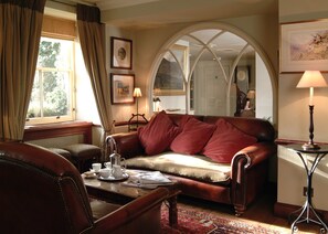 Bar (on property) - The Royal Hotel (Crieff)