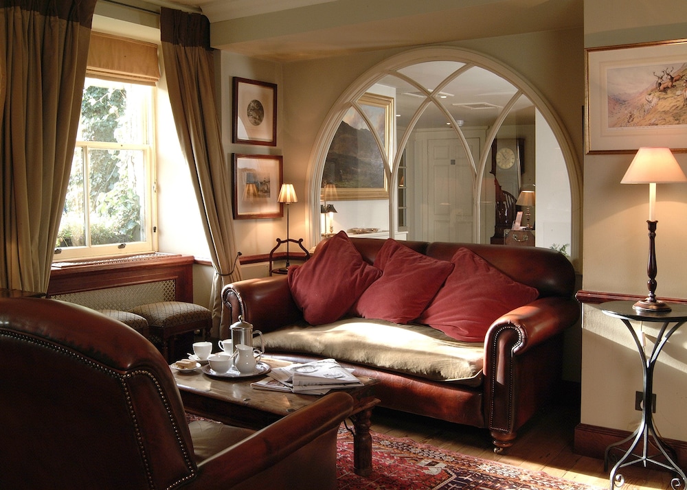 The Royal Hotel Comrie by null