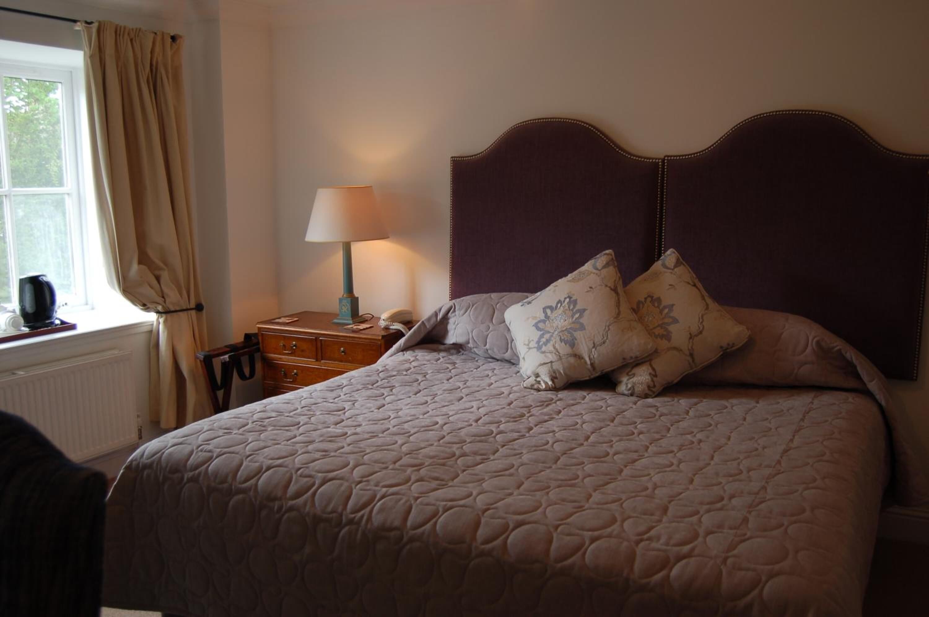 individually decorated, individually furnished, desk, free wifi