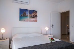 2 bedrooms, iron/ironing board, free WiFi