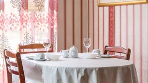 Free daily continental breakfast - Euro Hotel Harrow (Harrow)