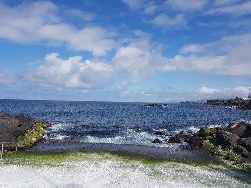 EasSeaside Azores Villa 🏡avec piscine naturelle, terrasse et barbecue