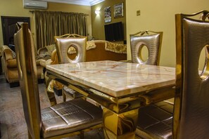 Leilighet, 2 soverom | Oppholdsrom