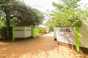 Entrée de l’hébergement