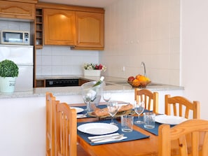 Fridge, microwave, oven, coffee/tea maker