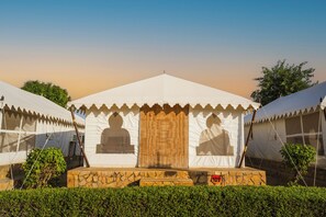 Luxe tent | Uitzicht op de tuin