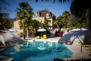 Piscine extérieure (ouverte en saison)