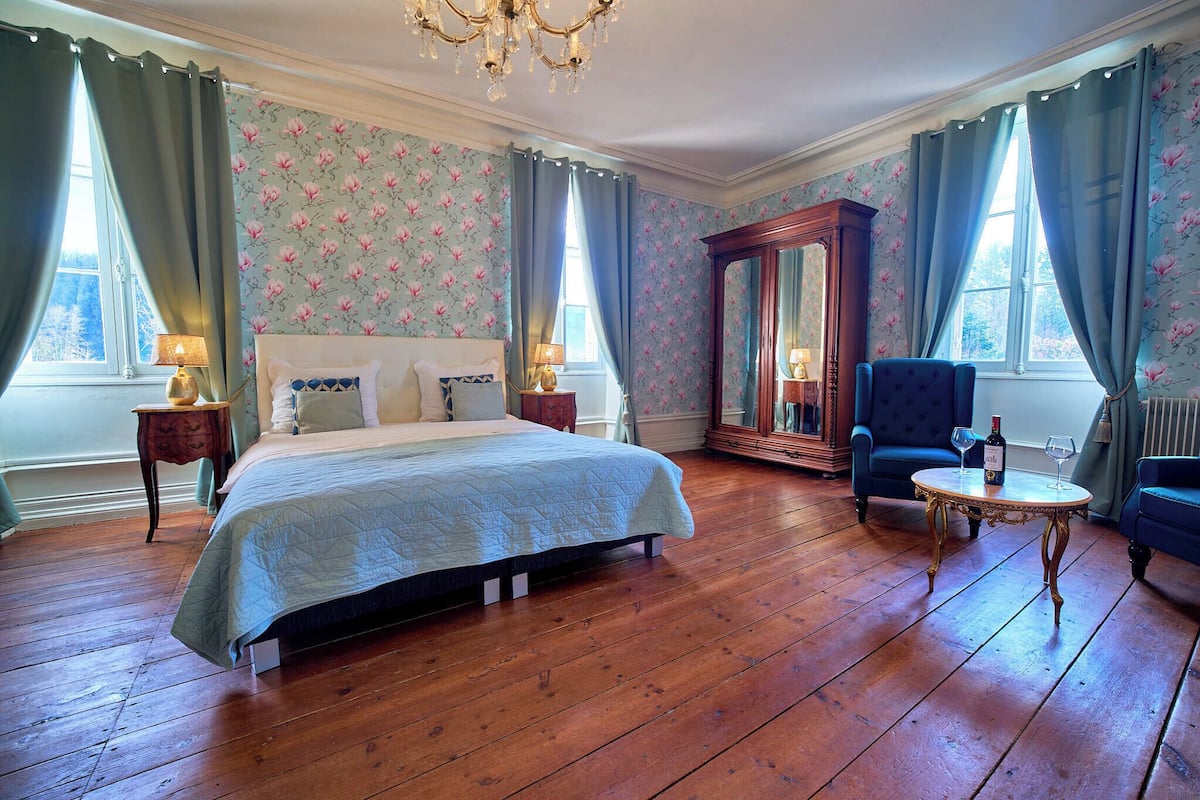 Desk, iron/ironing board, cribs/infant beds, free WiFi