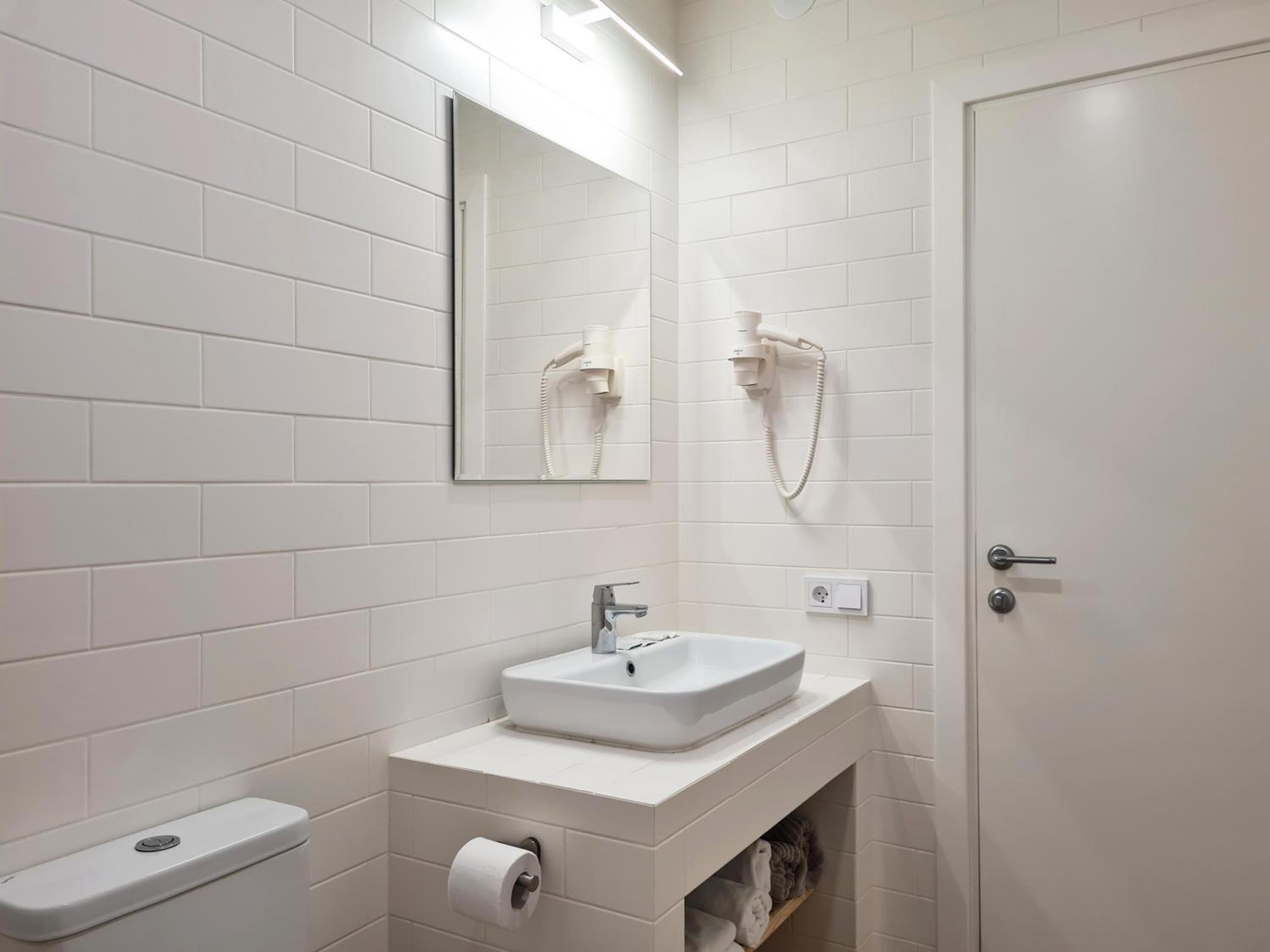 Douche, serviettes fournies