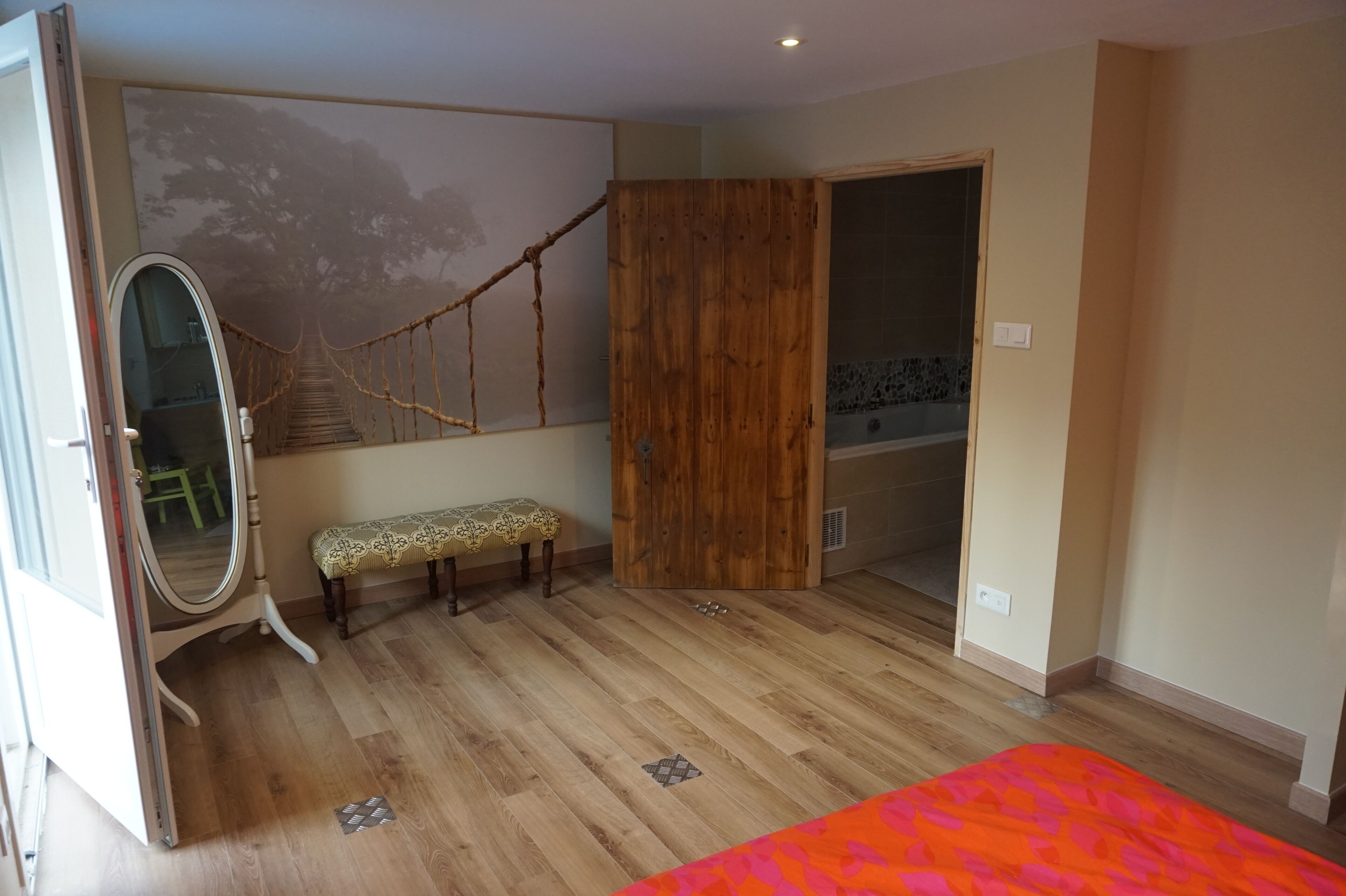 5 chambres, fer et planche à repasser, lit parapluie, Wi-Fi gratuit