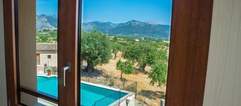 COUNTRY HOUSE NEW CONSTRUCTION, NEW EQUIPMENT, QUIET