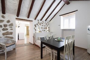 Dining - Canary House: Relaxation for everyone (Ingenio)