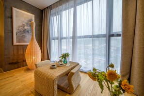 Premium Room, 1 King Bed - The Mansion Inn Dream Mansion (Zhangjiajie)