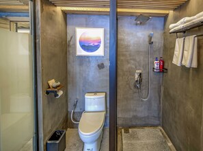 Buồng tắm vòi sen, đồ dùng nhà tắm miễn phí, máy sấy tóc 