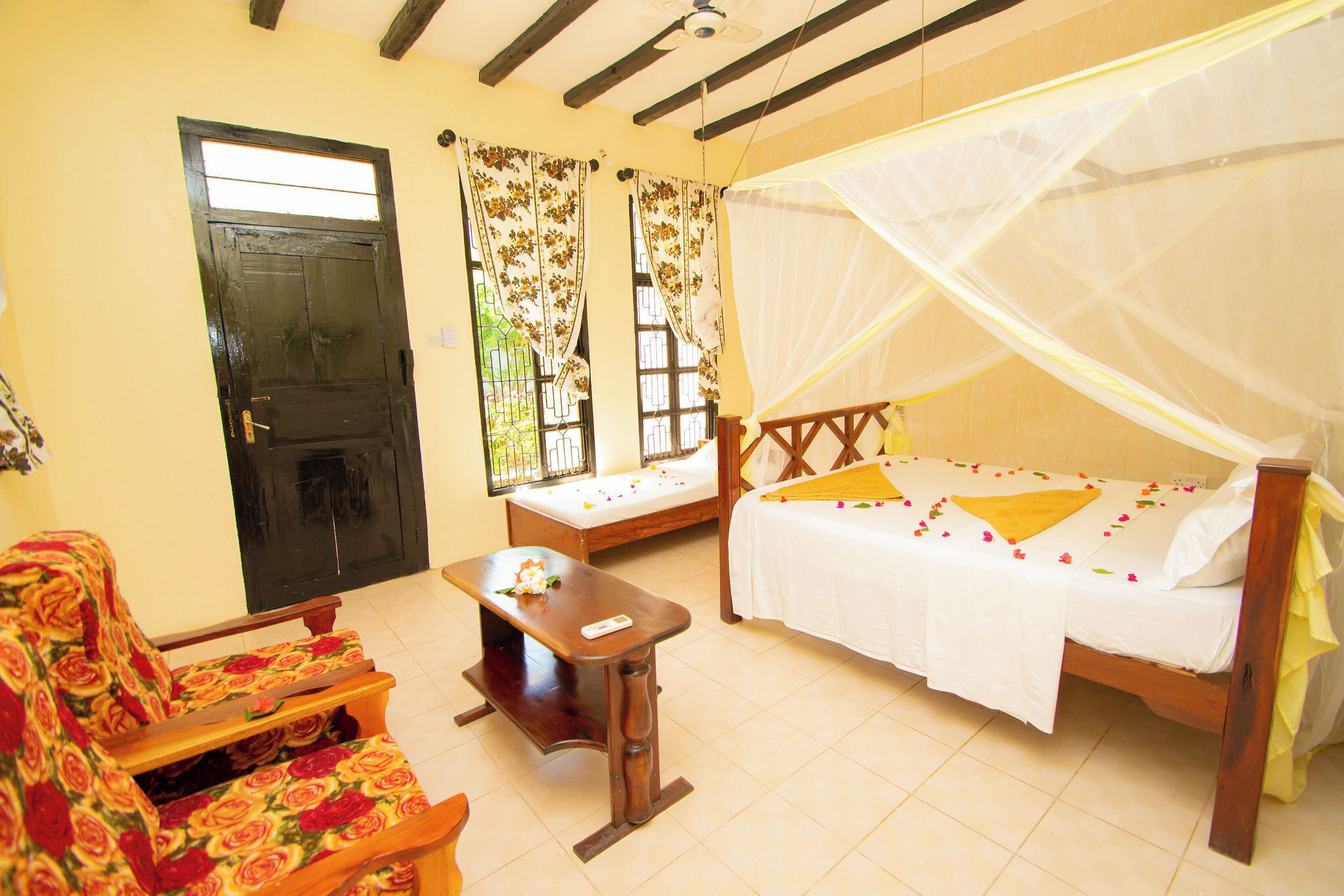 标准双人房, 花园景观 | 办公桌、免费 WiFi、床单、轮椅无障碍