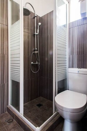 Maison, vue plage, en front de plage (Artemis) | Salle de bain | Serviettes fournies, papier toilette