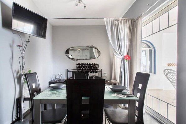 Maison, vue plage, en front de plage (Dias) | Restauration dans la chambre