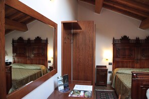 Minibar, in-room safe, desk, iron/ironing board