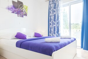 1 habitación, escritorio, cortinas blackout y sistema de insonorización 