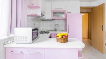 Apartment, 1 Bedroom, Sea View | Private kitchenette | Fridge, microwave, oven, stovetop