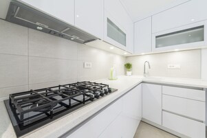 Studio | Private kitchen | Fridge, microwave, oven, stovetop