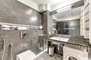 City Apartment, 2 Bedrooms (Uno 2) | Bathroom