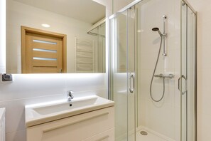 City Apartment, 2 Bedrooms (Uno 5) | Bathroom
