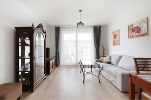 Appartamento Comfort, 2 camere da letto (Uno 7) | Letti aggiuntivi