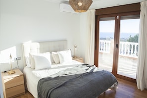3 chambres, chambres insonorisées, fer et planche à repasser