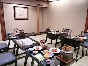 تناول الطعام
