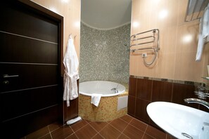 Suite, 1 Bedroom | Deep-soaking bathtub - Hotel Victoria (Kharkiv)
