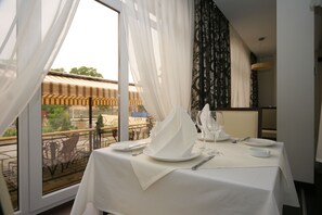 Restaurant - Hotel Victoria (Kharkiv)