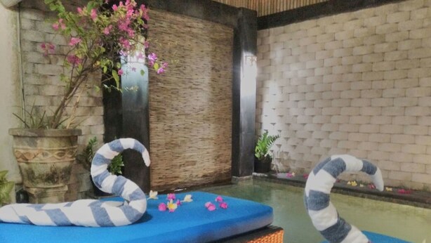 Outdoor pool - Sun Shoot Villas Seminyak (Seminyak)