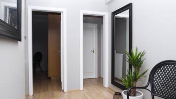 Appartamento, 2 camere da letto | Area soggiorno | Smart TV