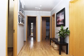 公寓, 3 間臥室 | 遮光布/窗簾、熨斗/熨衣板、免  費搖籃/嬰兒床、免費無線上網