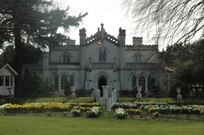 Front of property - The Priory Hotel (Louth)