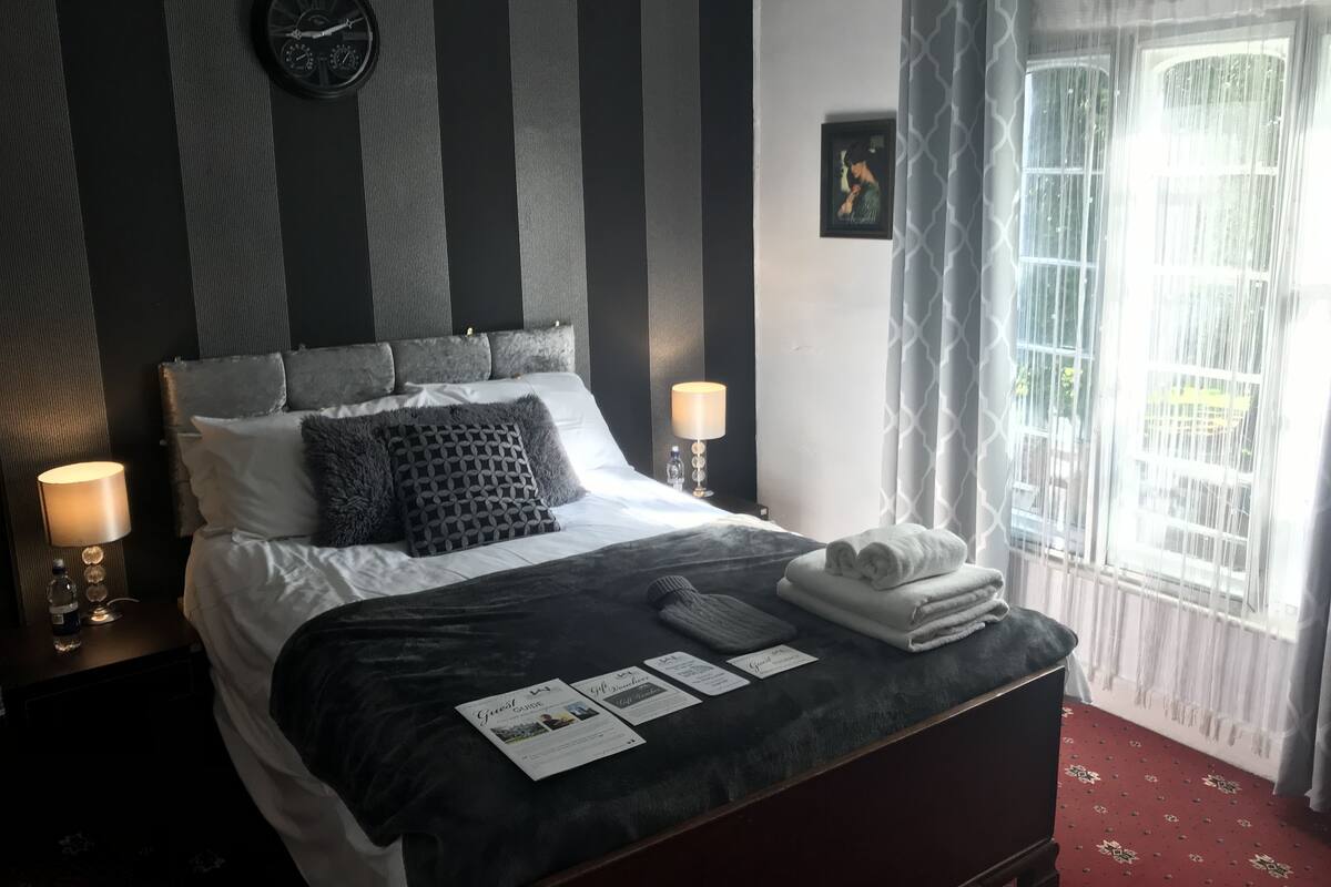 Double Room (The Masters Room) | 1 bedroom, premium bedding, iron/ironing board, free WiFi