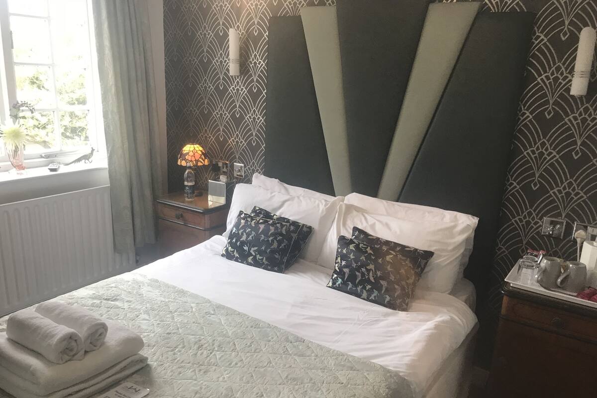 Double Room (Deco Room) | 1 bedroom, premium bedding, iron/ironing board, free WiFi