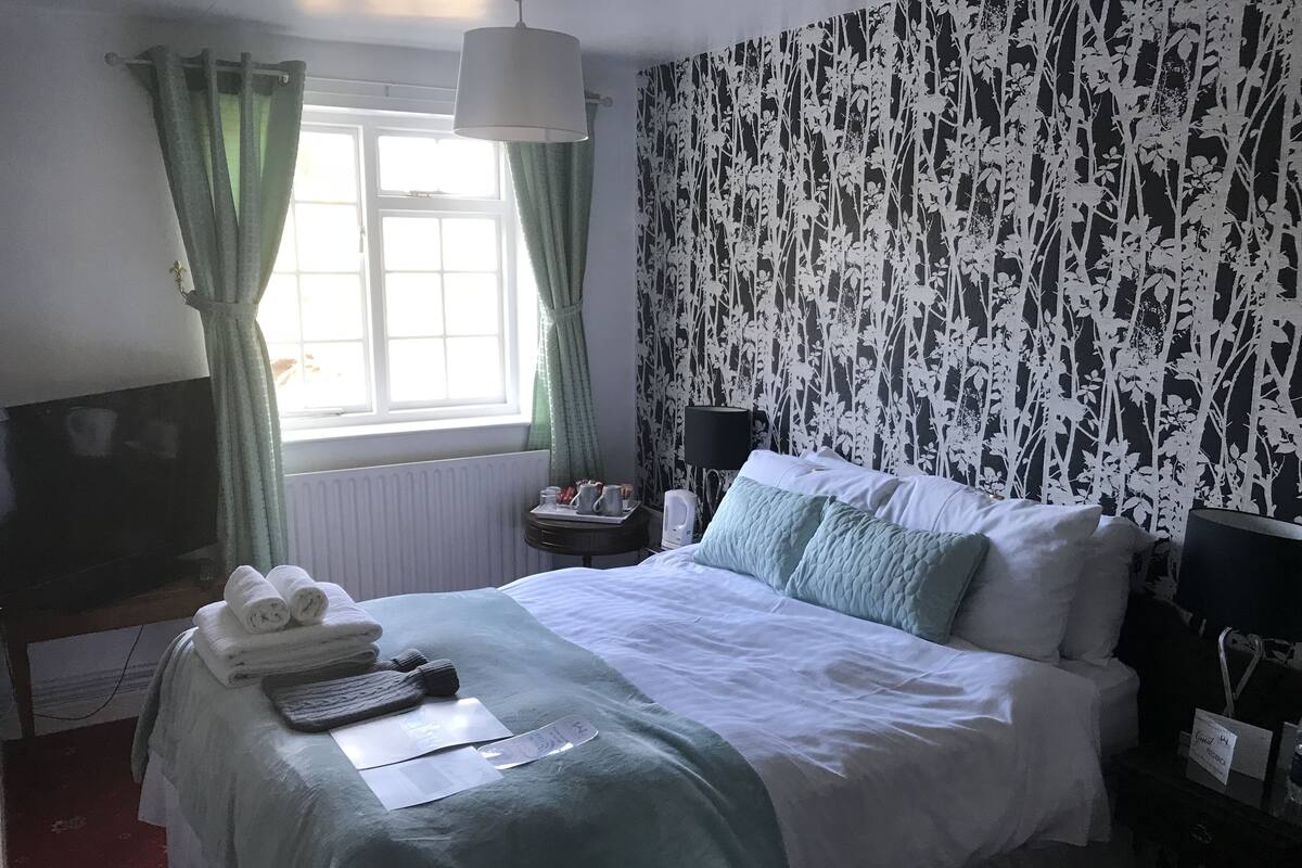 Double Room (Silver Birch) | 1 bedroom, premium bedding, iron/ironing board, free WiFi