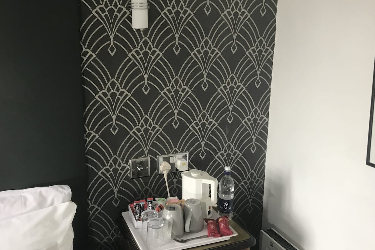 double room (deco room) | premium bedding, iron/ironing board, free wifi, bed sheets