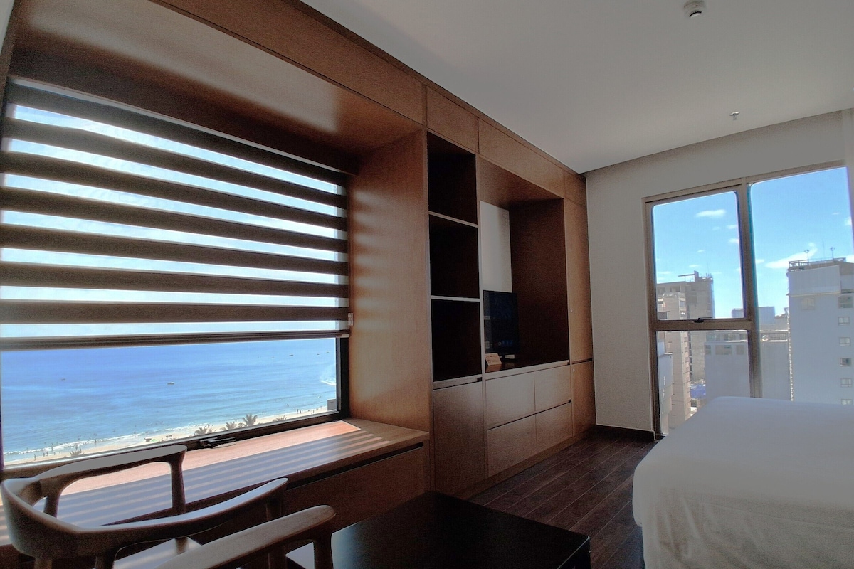 Beach/ocean view