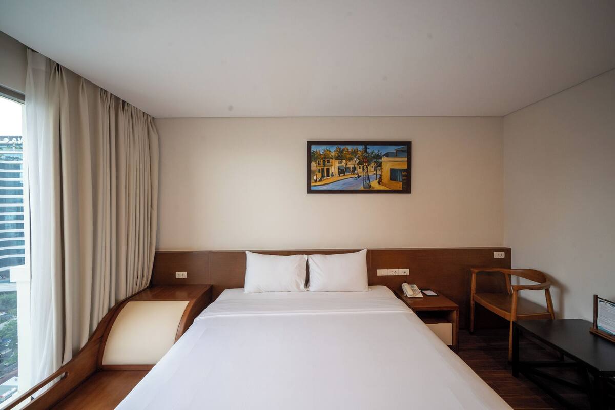 Deluxe Double Room, Partial Ocean View