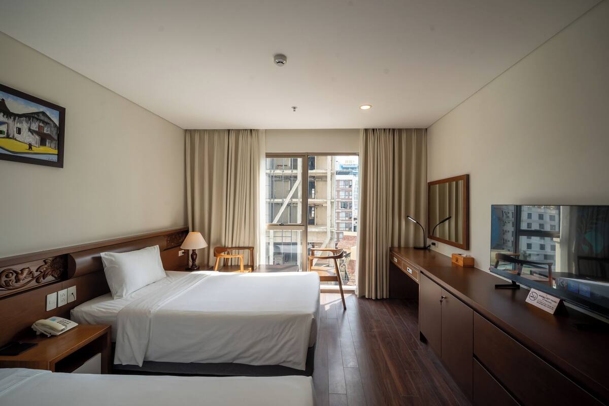 Superior Twin Room, City View