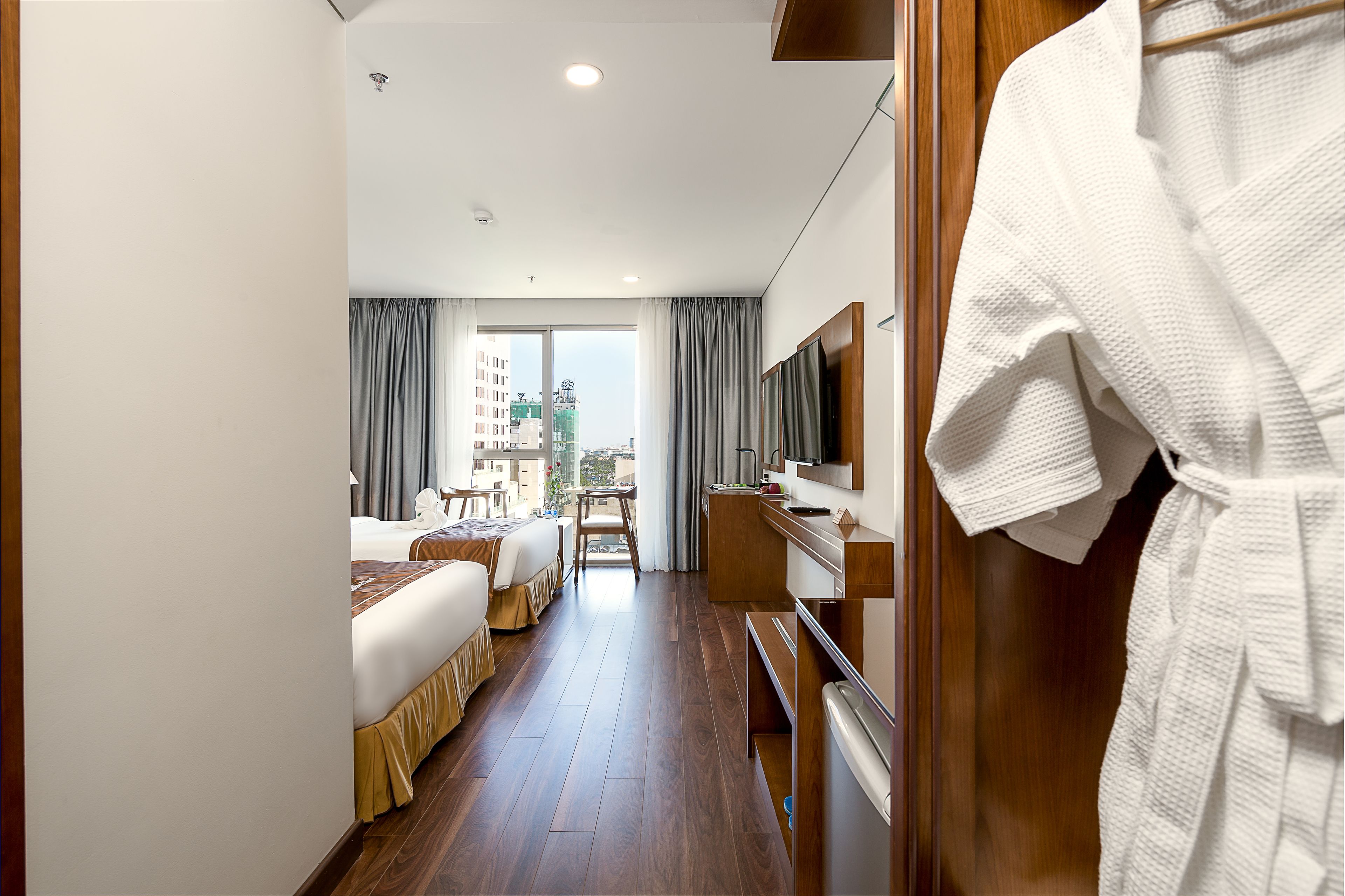 1 bedroom, premium bedding, minibar, in-room safe