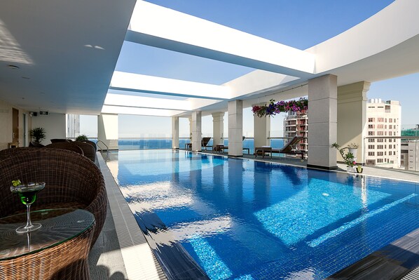 Outdoor pool, pool loungers