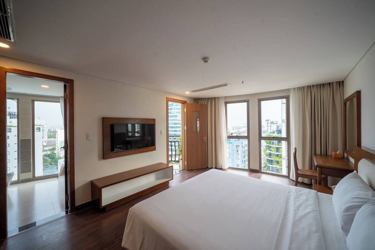Deluxe Apartment, 1 Bedroom, Partial Sea View