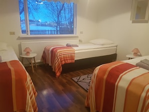 Zimmer, 1 Schlafzimmer, Gemeinschaftsbad (Orange) | Kostenloses WLAN